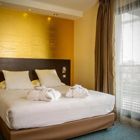 Clement Ader Aparthotel