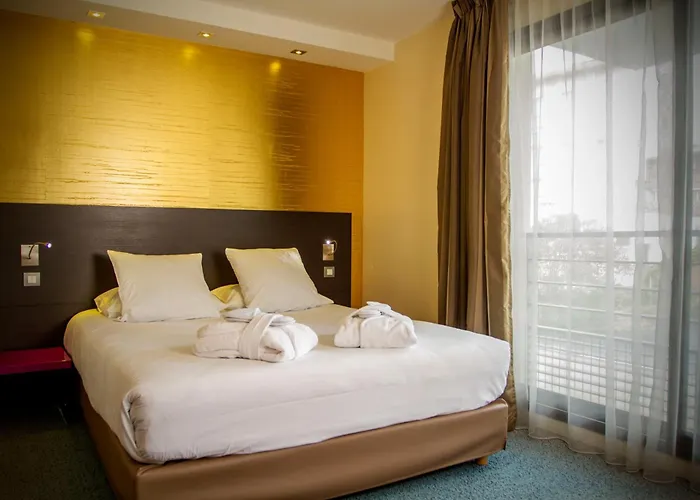 Clement Ader Апарт-отель