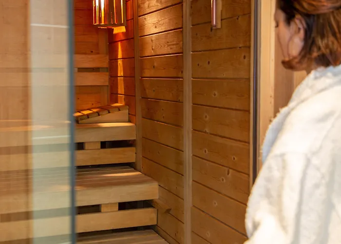 Clement Ader Апарт-отель