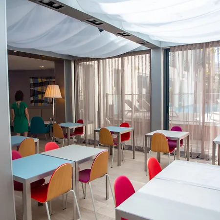 Hotel apartamentowy Clement Ader 4*