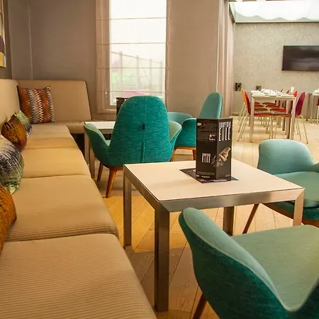 Clement Ader Aparthotel