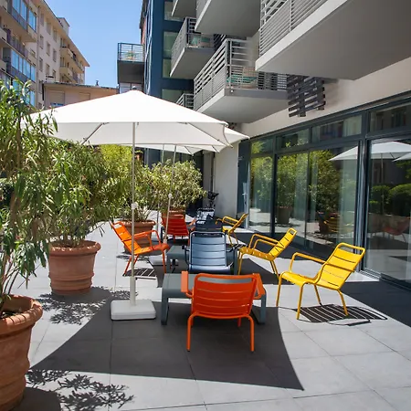 Hotel apartamentowy Clement Ader 4*