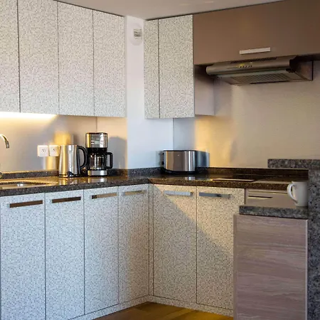 Hotel apartamentowy Clement Ader 4*