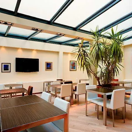 Clement Ader Aparthotel 4*