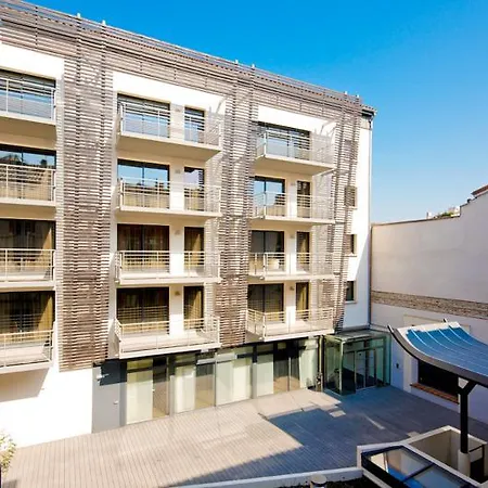 Clement Ader Aparthotel